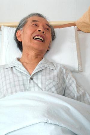 箕面市の審美歯科で歯の黄ばみを改善